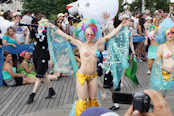 Brooklyn Mermaid Parade - парад русалок в Бруклине